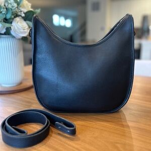 Authentic Vintage Coach Becket Zip Leather Bag #9920 in Black